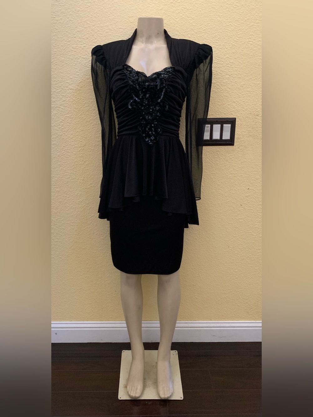 VTG ABBY KENT USA Size 6 Black Beaded/Sequin Dress
